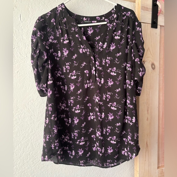 Floral top - Picture 1 of 1